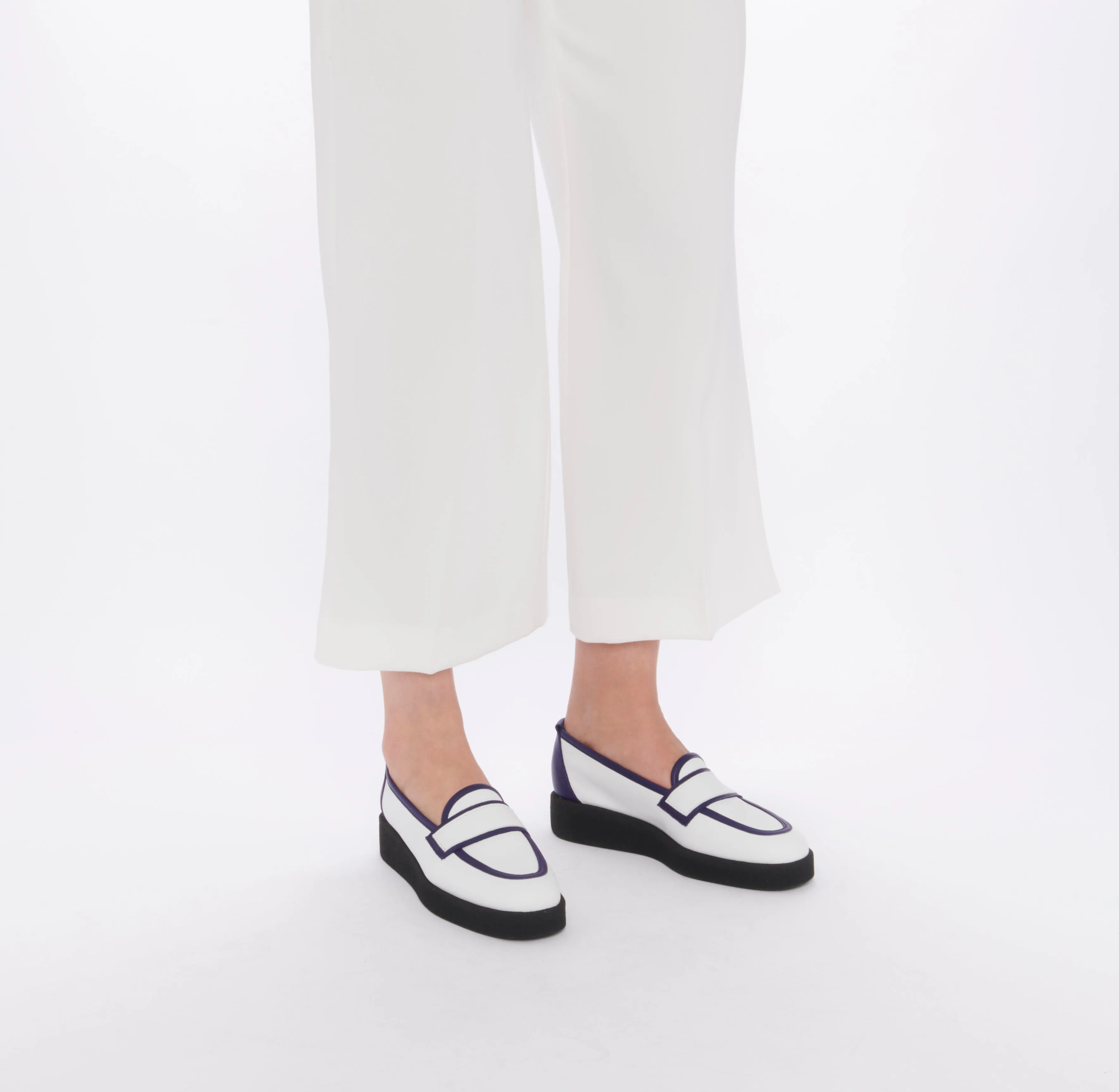 ARCHE / COMAEL - WHITE BLUE TRIM