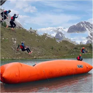 Bounce Swim Platform,Inflatable Water Trampoline, Water Sports Jumping Bag Pillow, Water Lake Water Inflatable Amusement Equipment(1.5 * 5m)