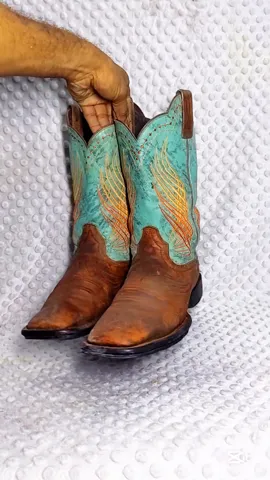 MV251# Vintage Cowboy Boots.
