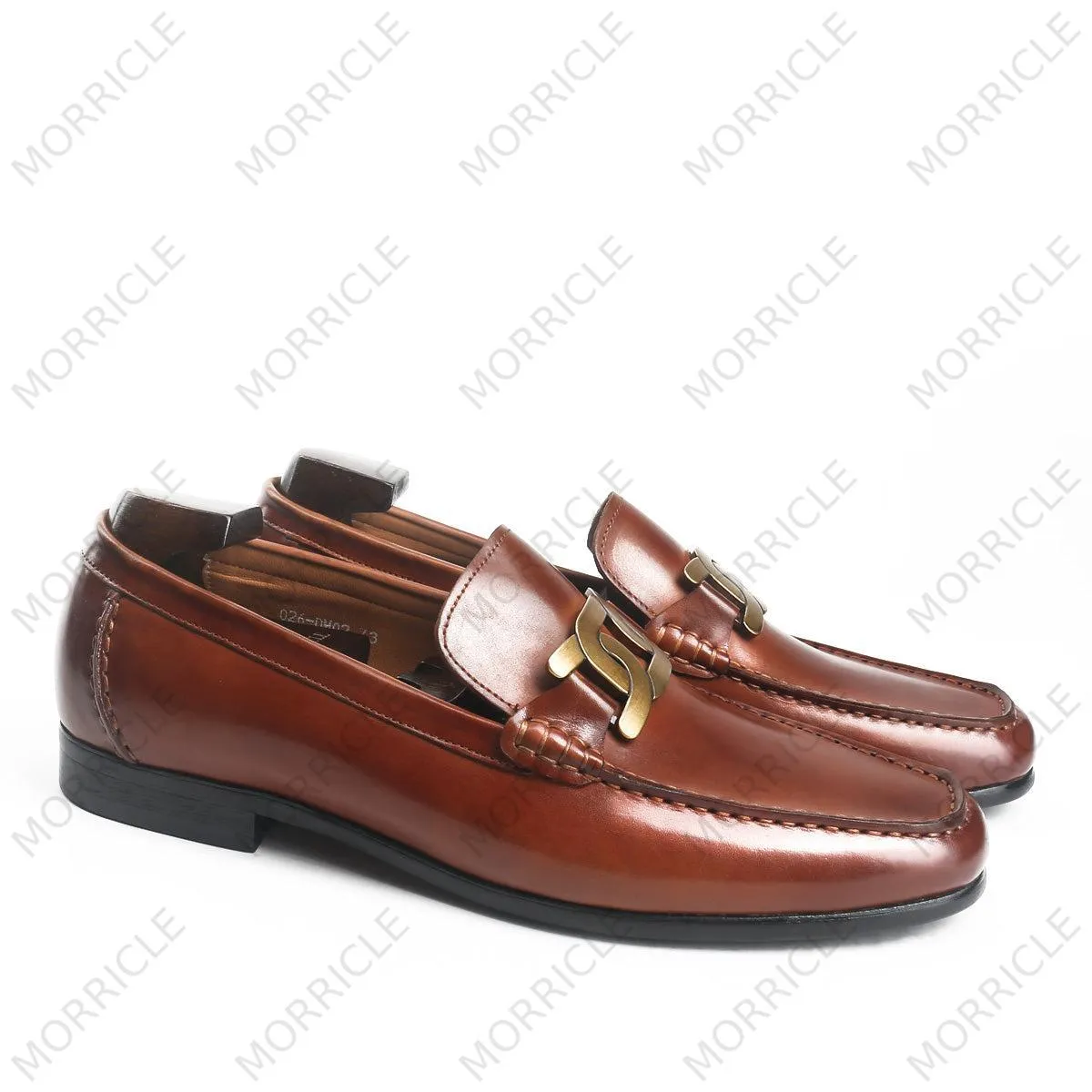 Timeless Flat Loafers with Metal Accessory