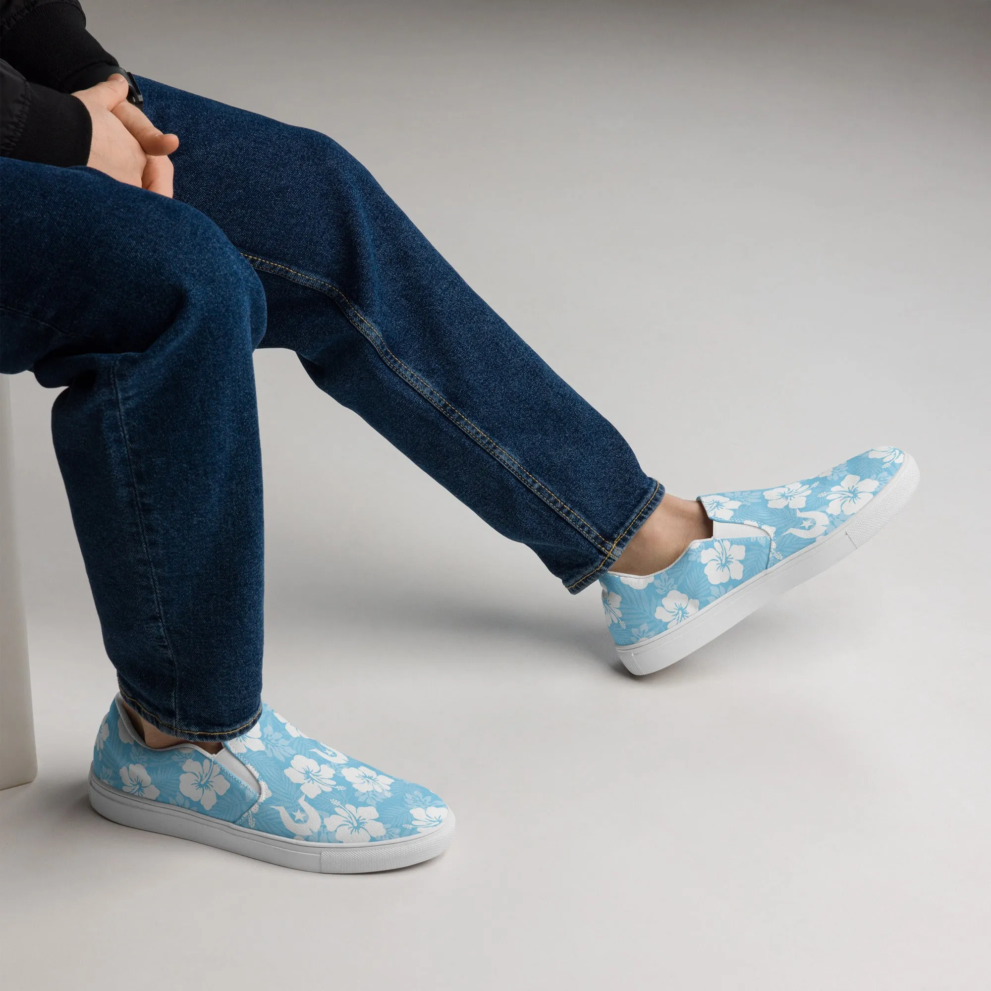 White Hibiscus and Dhari (blue) on Men’s slip-on canvas shoes