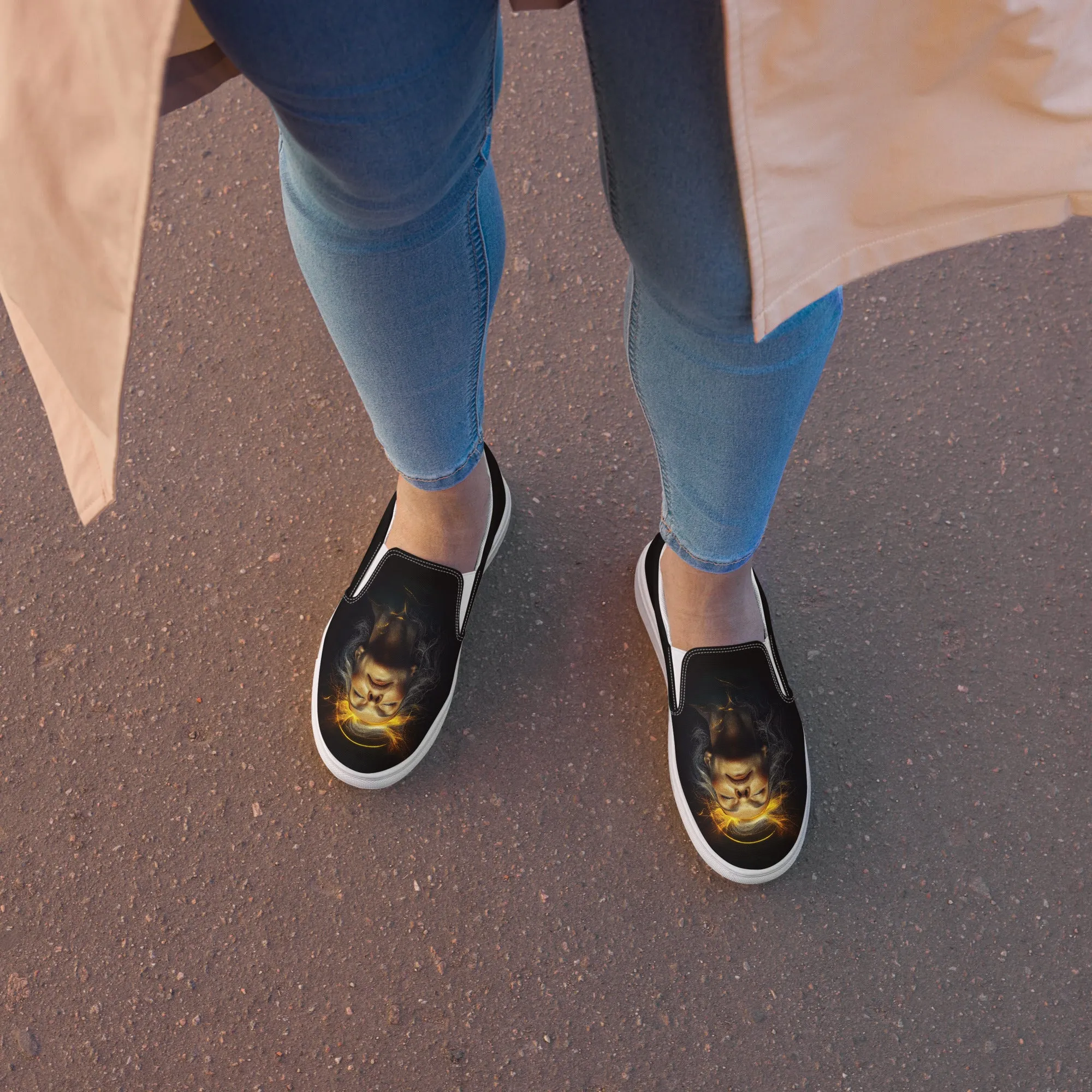 Women’s slip-on canvas shoes